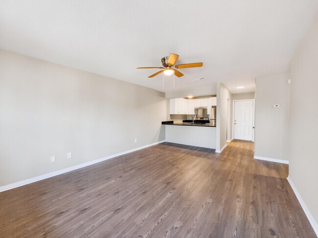 Building Photo - 512 Landview Dr