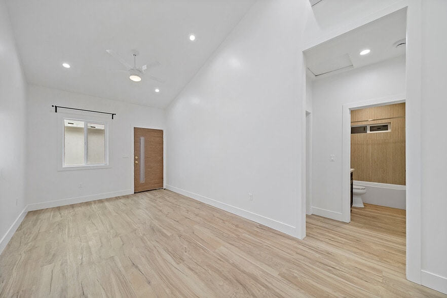 2618 - 2616 Glendale Blvd