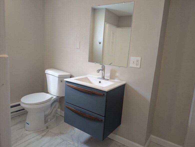 Building Photo - 500 Marion St