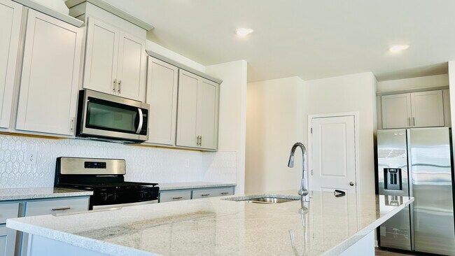 Building Photo - 690 Gabby Pt SW