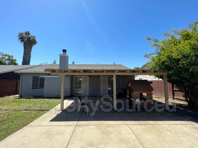 Building Photo - 1221 Houston Ave