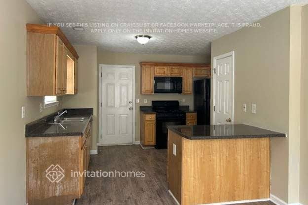 Building Photo - 9586 Lakeview Cir