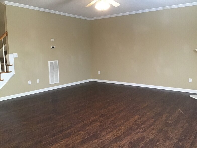 Building Photo - 134 Kimeo Way