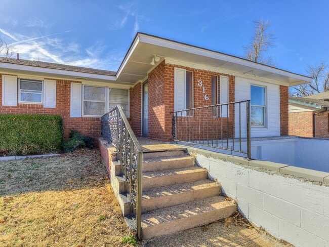 Building Photo - 316 W Bass Ave