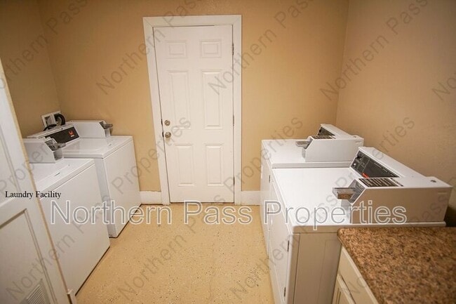 Building Photo - 8612 Lawson St