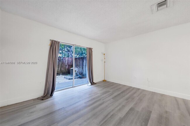 Building Photo - 14260 SW 121st Pl