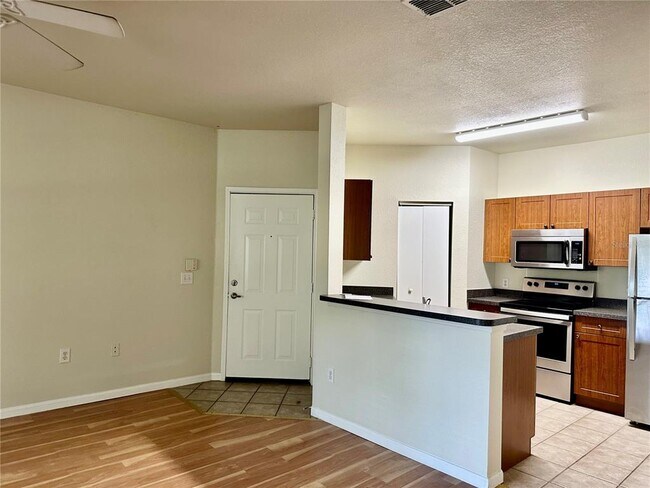Building Photo - 2141 Portofino Pl