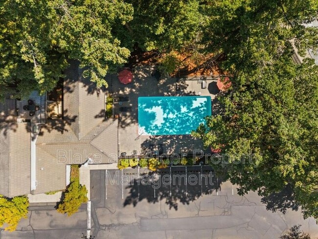 Building Photo - 4000 Carman Dr