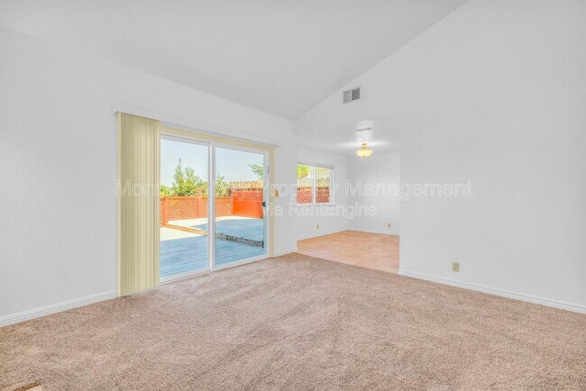 Building Photo - 143 Seal Ct