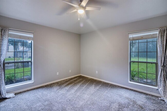 Building Photo - 707 Corbin Park Rd