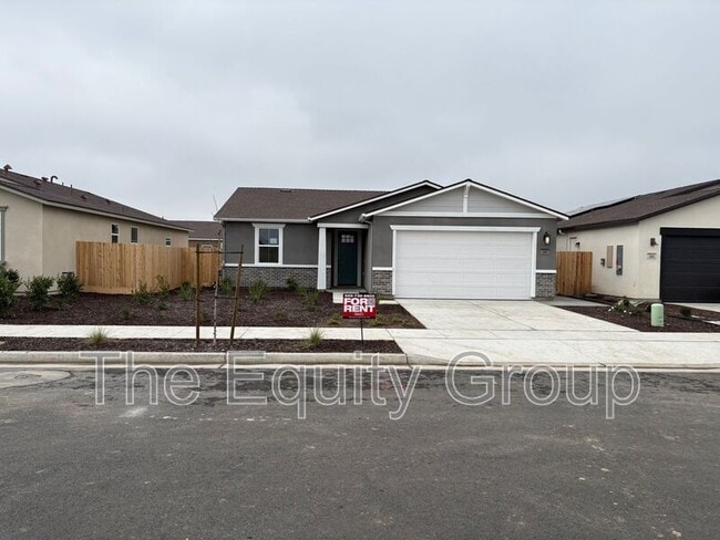 Building Photo - 2405 N Fontana St