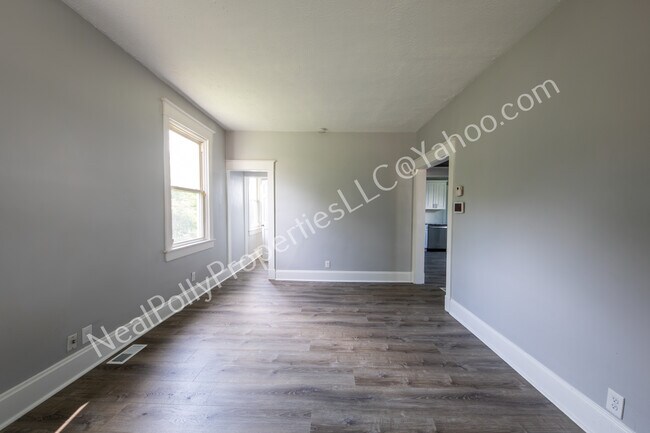 Building Photo - 1795 Kahn Avenue