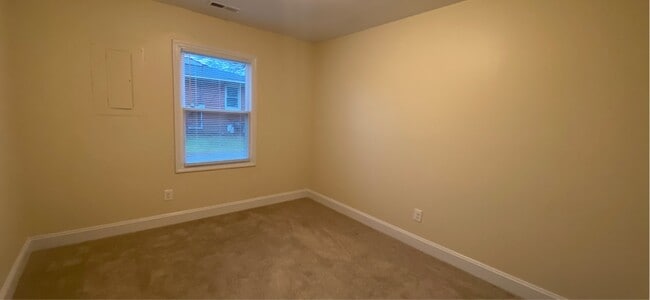 Building Photo - 4935 Walnut Dr