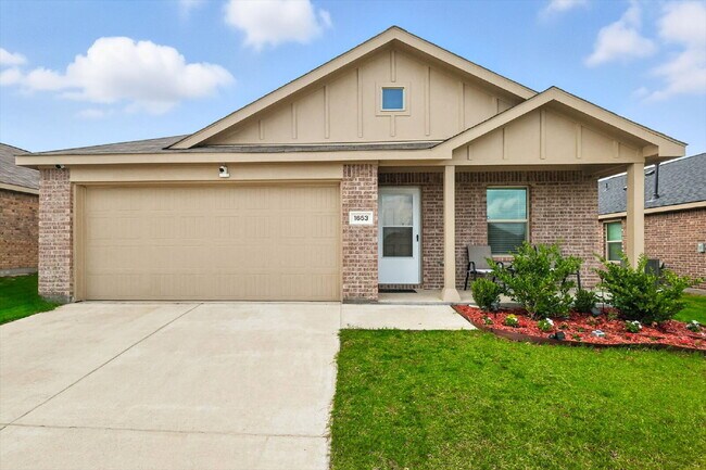 Building Photo - 1-story, 3 Bedrooms, 2 Bathrooms. Master's...
