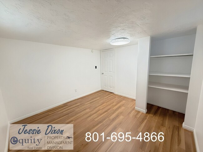 Building Photo - 666 E 675 N