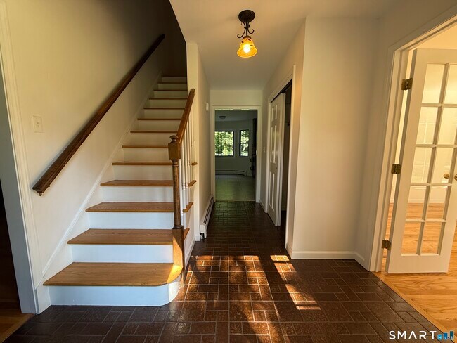 Building Photo - 40 Horse Stable Cir