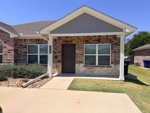 Building Photo - 3309 Belmont Dr