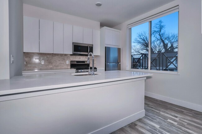 Building Photo - 140 Avenue B