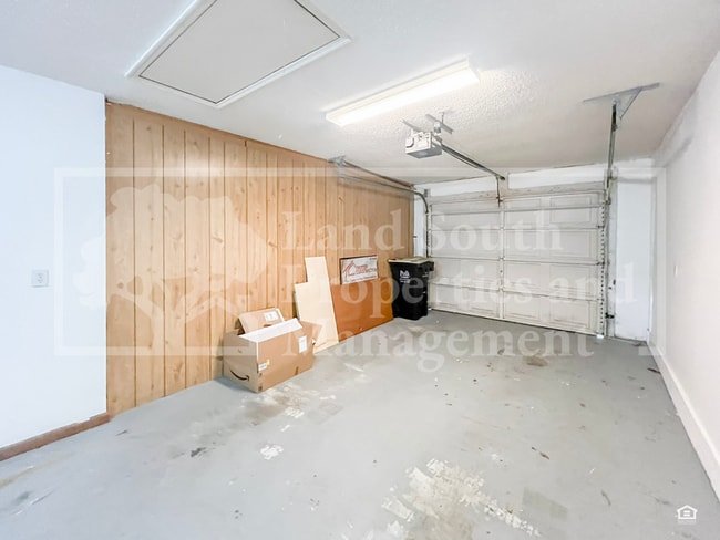 Building Photo - 735 Mikasuki Dr