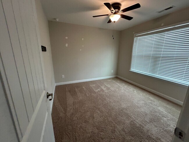 Building Photo - 79 Mornington Pl