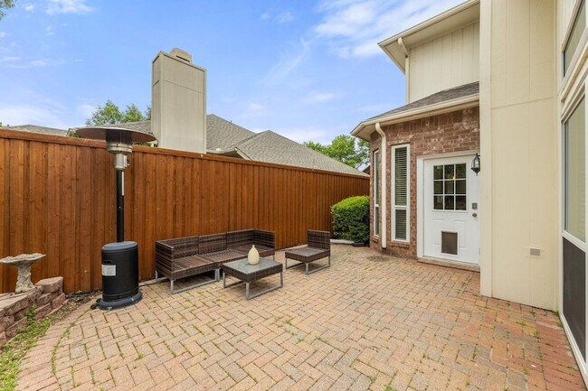 Building Photo - 10713 Alexandria Dr