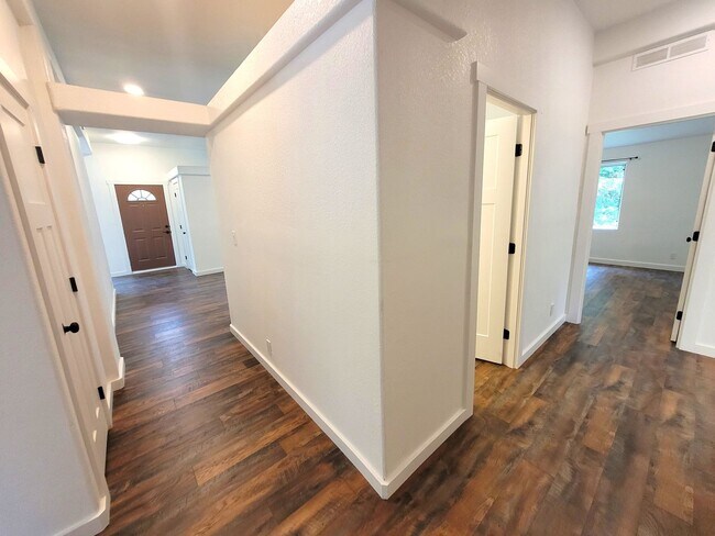 Building Photo - Country Home in secluded Mosquito Lake Rd ...