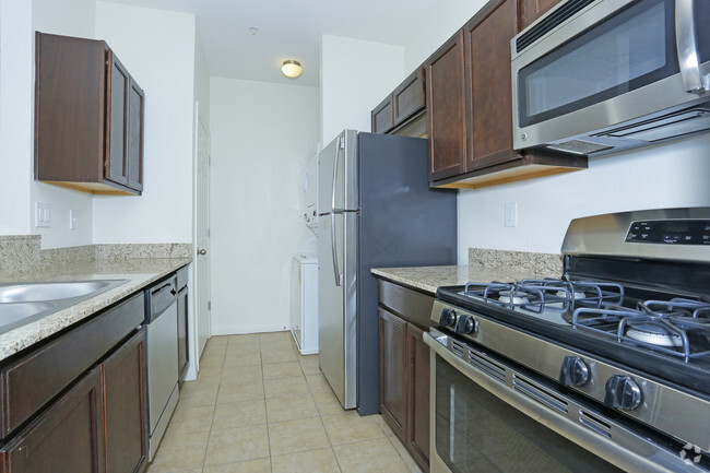 2BR, 2.5BA - 1209 SF Townhome Kitchen - Rome Park Villas