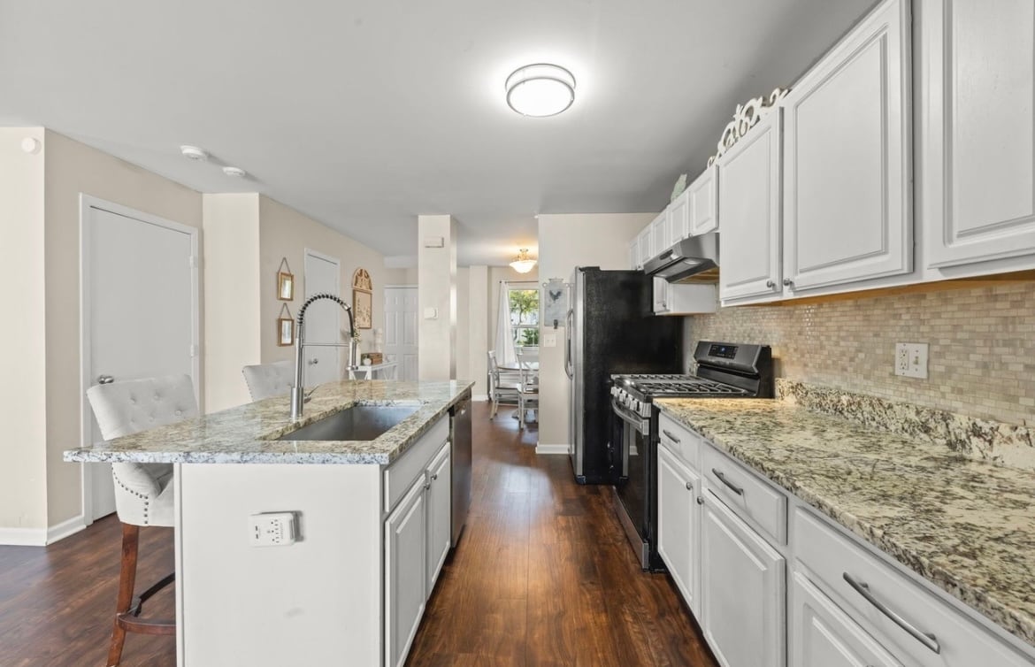 Building Photo - 2024 Grayhawk Dr