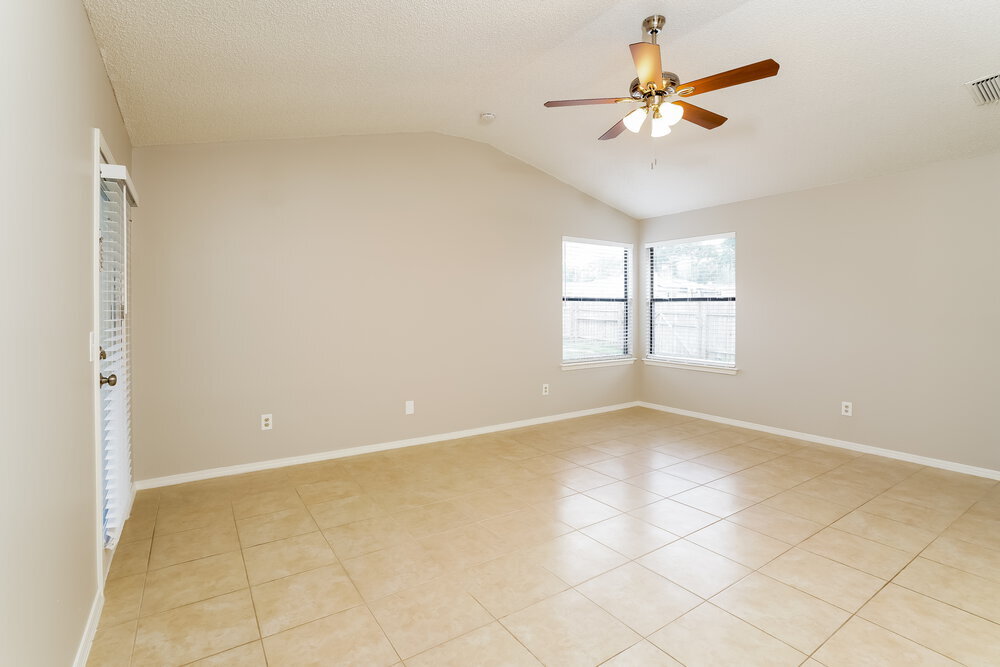 Building Photo - 1266 Bee St N