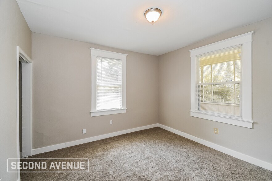 Building Photo - 9043 9th Ave