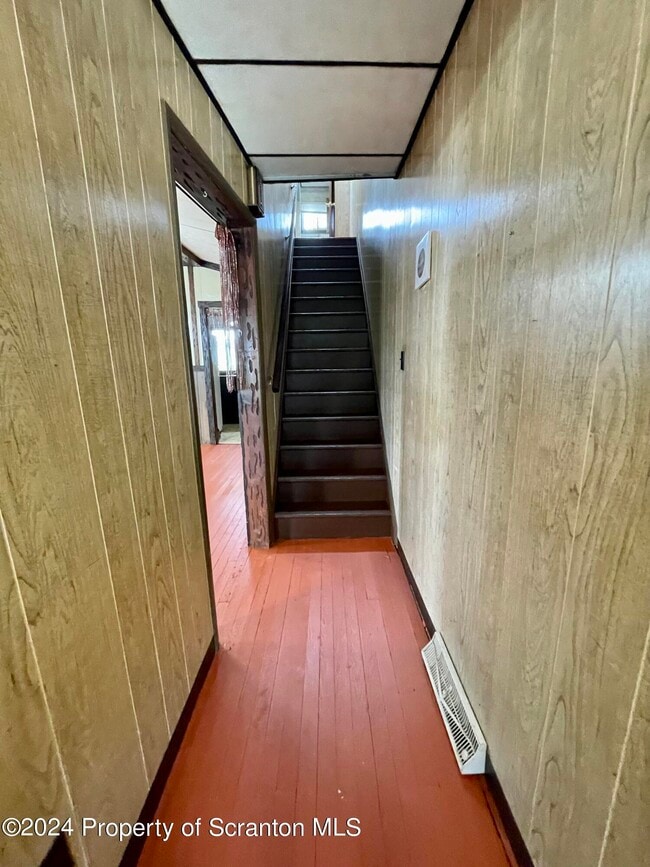 Building Photo - 914 Franko St