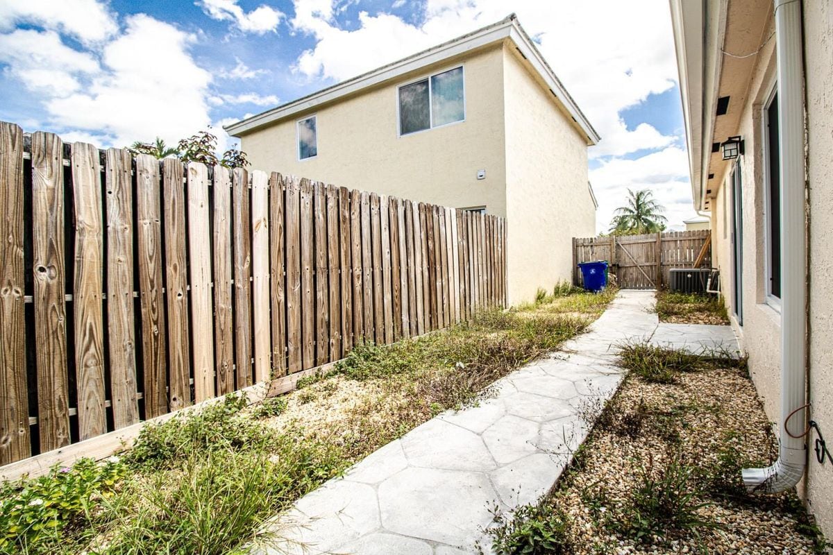 Building Photo - 6415 Amberjack Terrace