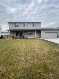 Building Photo - Home in West Richland