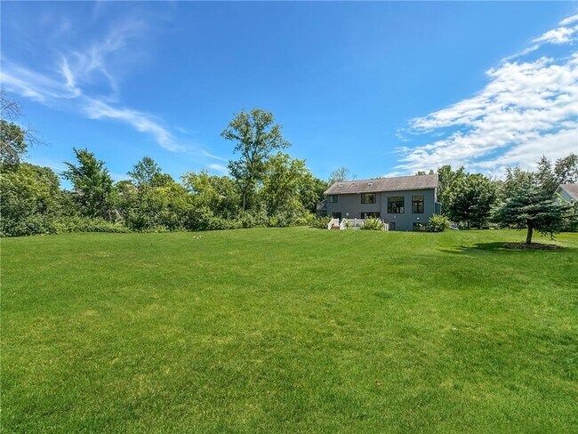 Building Photo - 717 Ashley Dr