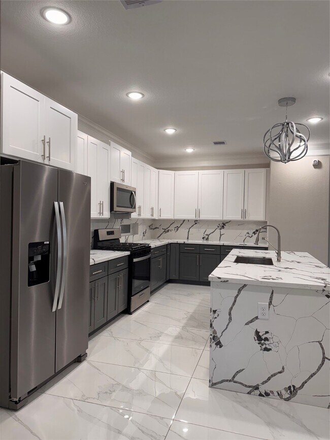 Building Photo - 4406 Oats St