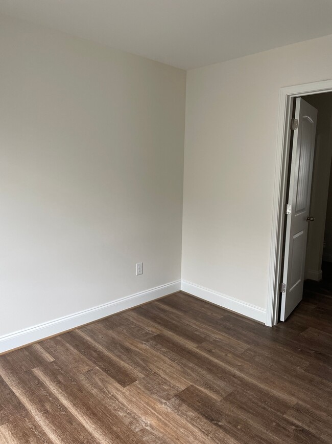 Building Photo - 105 Solis Ct