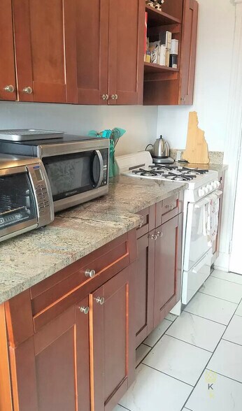 Building Photo - 28 Quint Ave