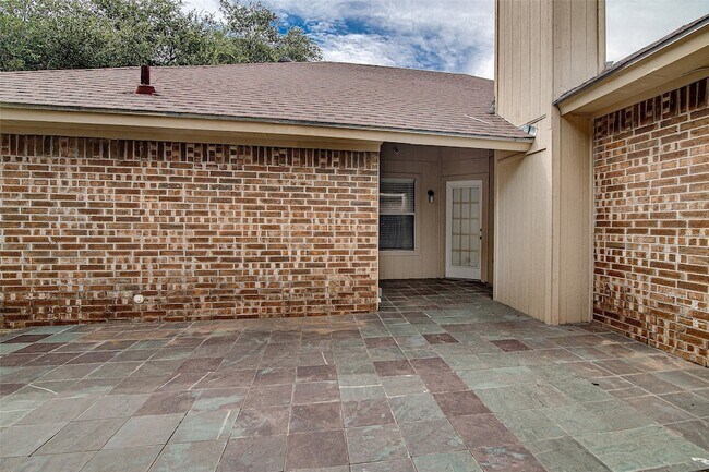 Building Photo - 120 N Flaxseed Ln