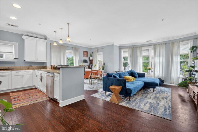 Building Photo - 401 13th St NE