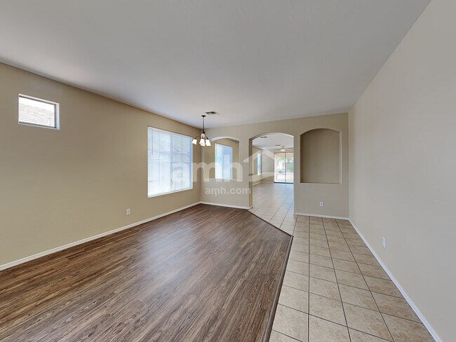 Building Photo - 10146 W Cordes Rd