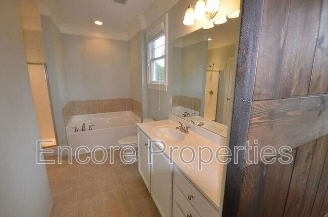 Building Photo - 936 Portstewart Dr