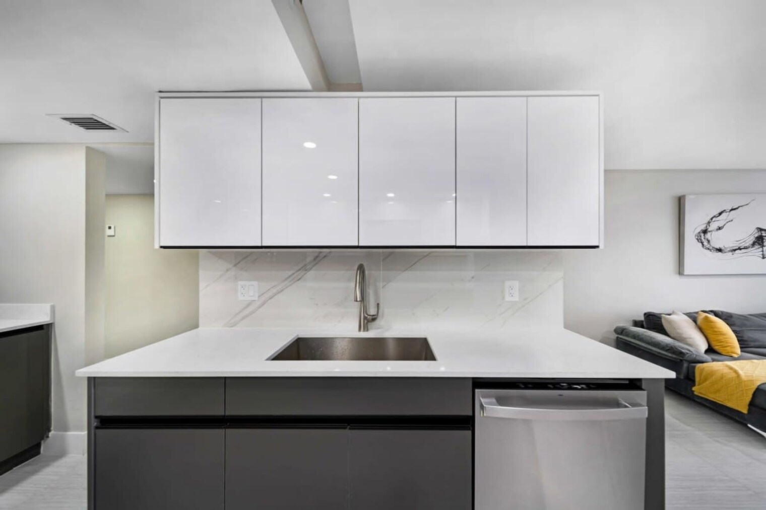 Building Photo - 1717 N Bayshore Dr