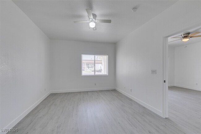 Building Photo - 5655 E Sahara Ave