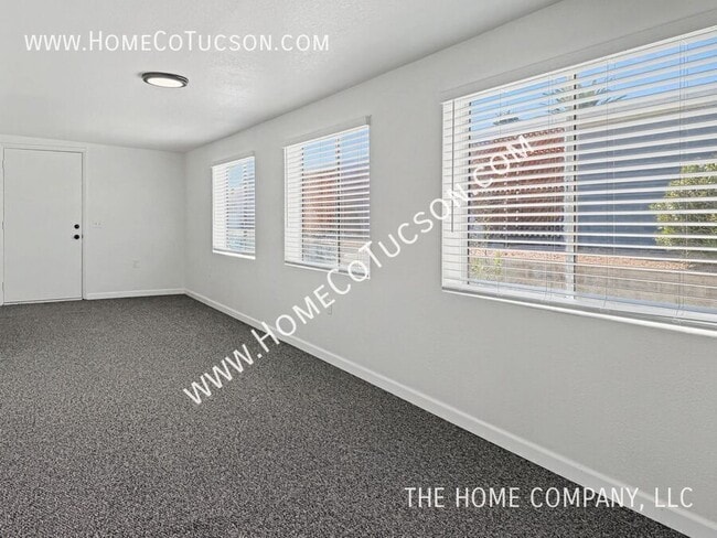 Building Photo - 264 W Aliso Dr