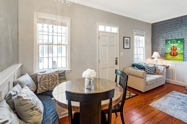 Building Photo - 545 E Congress St