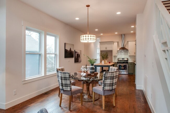 Building Photo - Amazing Location - 3 Bed, 2.5 Bath w/ Vaulted Ceilings and Covered Deck