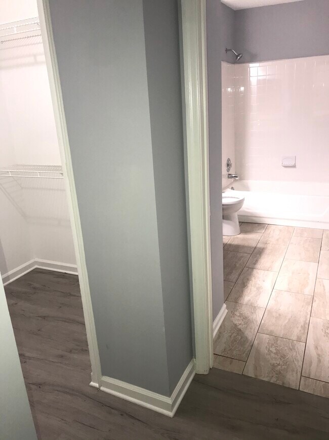 Building Photo - 712 Ridge Creek Dr