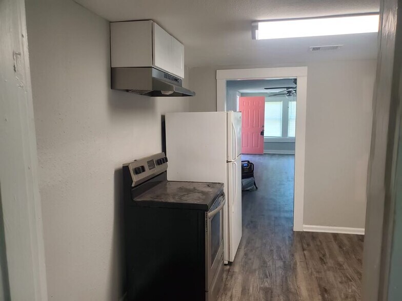 Building Photo - 6218 Woodrow St