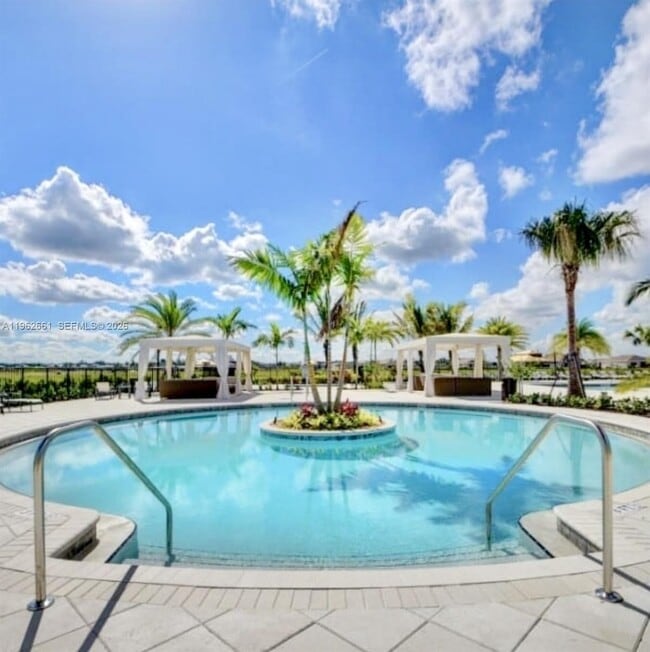 Building Photo - 5243 Rivo Alto Cir