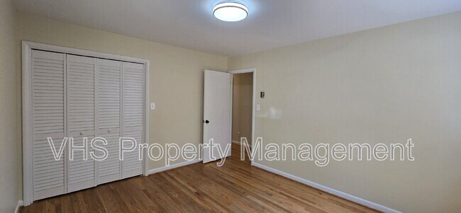 Building Photo - 7297 Moss Ln